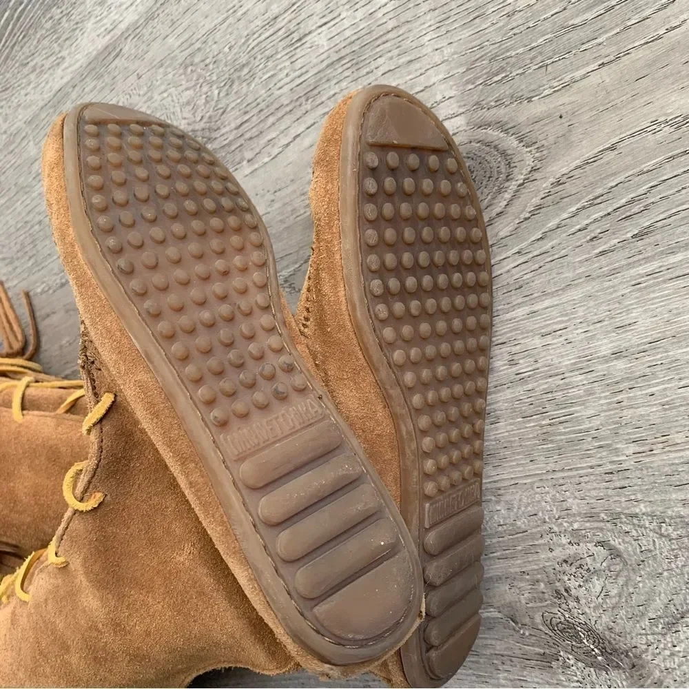 MINNETONKA BROWN SUEDE MOCCASIN BOOTS